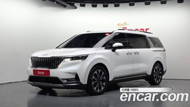 Kia Carnival Gasoline 7-Seater Signature — пробег 68 513 км — фото 1 из 5
