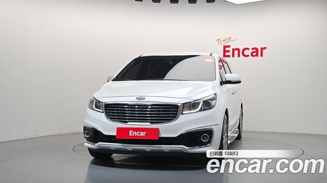 Kia Carnival 7-seater Limousine VIP — пробег 56 636 км — фото 3 из 5