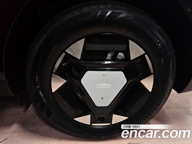 Kia Carnival HEV 9seater Signature — пробег 18 км — фото 5 из 5