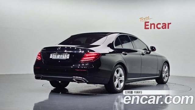 Mercedes-Benz E-Class из Кореи Encar