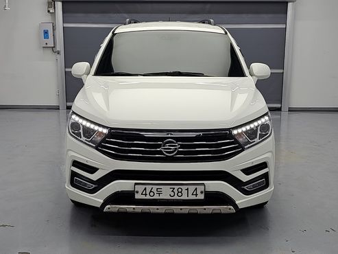 Ssangyong KORANDO 4WD TX 9-seater — пробег 204 634 км — фото 2 из 5