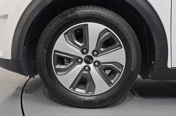 Kia Niro Prestige — пробег 133 155 км — фото 5 из 5