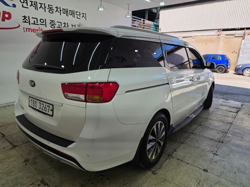 Kia Carnival 9-seater Luxury — пробег 92 650 км — фото 2 из 5