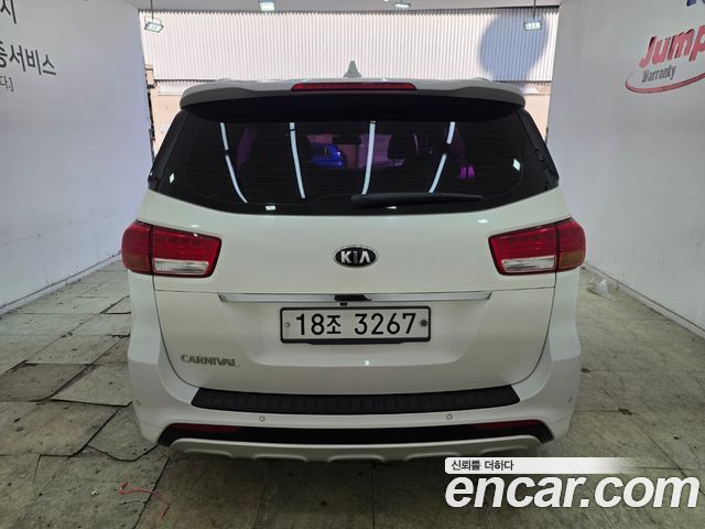 Kia Carnival 9-seater Luxury — пробег 92 650 км — фото 4 из 5