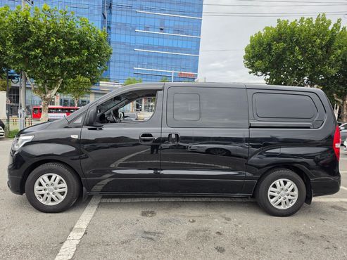Hyundai Starex Van 5-Seater Modern — пробег 202 750 км — фото 3 из 5