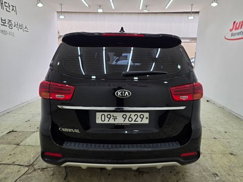 Kia Carnival 9-Seater Noblesse Special — пробег 144 700 км — фото 4 из 5