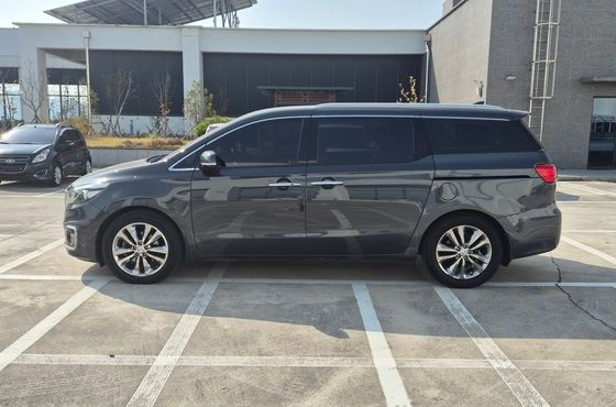 Kia Carnival 9-seater Prestige — пробег 125 000 км — фото 4 из 5
