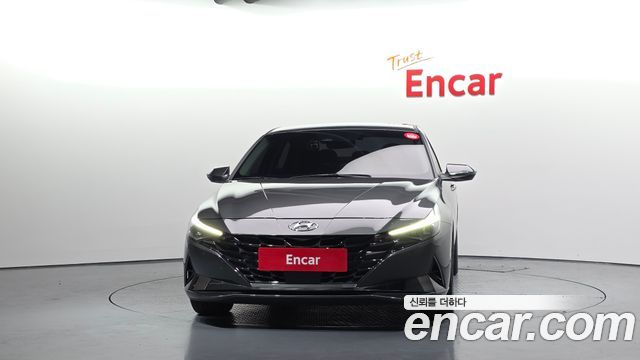 Hyundai AVANTE 1.6 Inspiration — пробег 18 090 км — фото 3 из 5