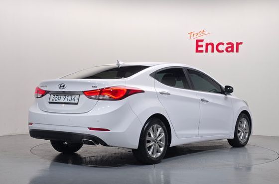 Hyundai AVANTE 1.6 GDi Modern Standard — пробег 99 317 км — фото 2 из 5