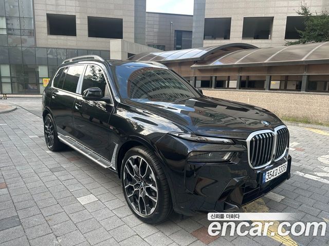 BMW X7 xDrive 40i M Sport 7STR — пробег 10 км — фото 1 из 5