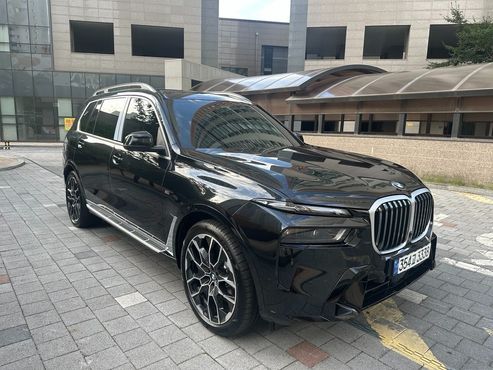 BMW X7 xDrive 40i M Sport 7STR — пробег 10 км — фото 1 из 5