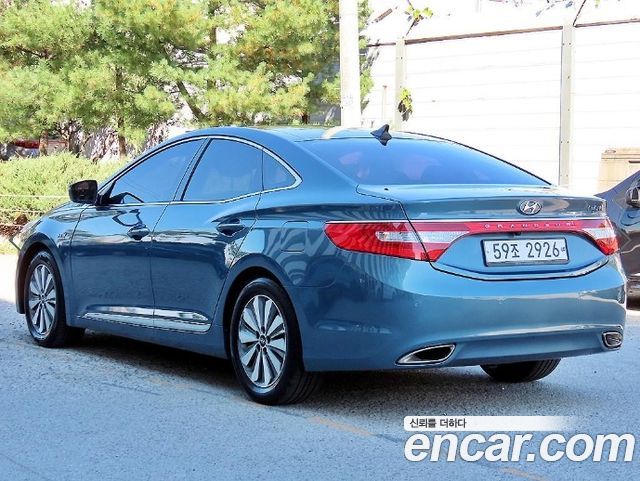 Hyundai Grandeur Premium — пробег 127 055 км — фото 3 из 5
