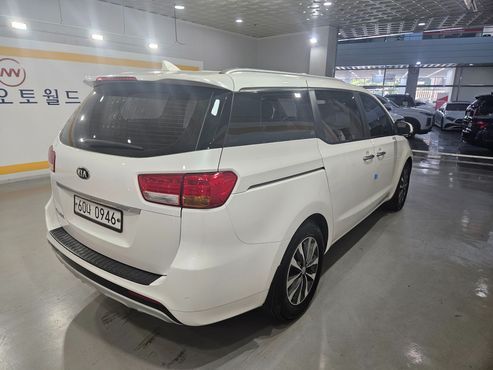 Kia Carnival 9-seater Luxury — пробег 161 163 км — фото 4 из 5