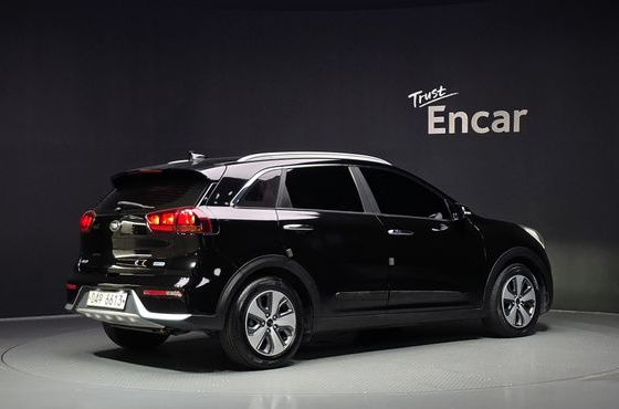 Kia Niro Luxury — пробег 109 010 км — фото 2 из 5