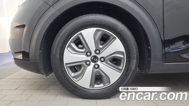 Kia Niro Luxury — пробег 109 010 км — фото 5 из 5