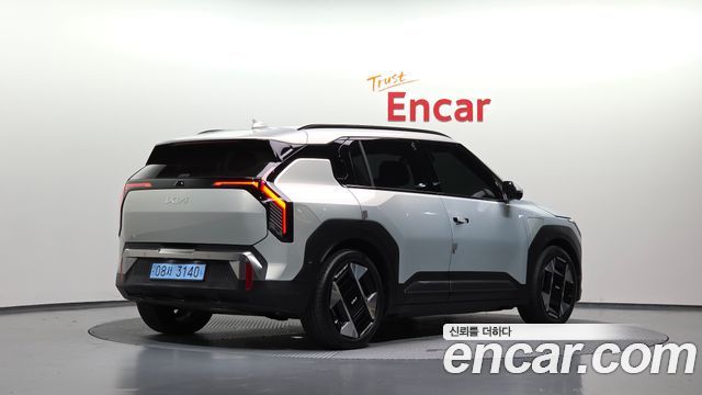 Kia EV3 Standard 2WD Earth — пробег 24 970 км — фото 2 из 5