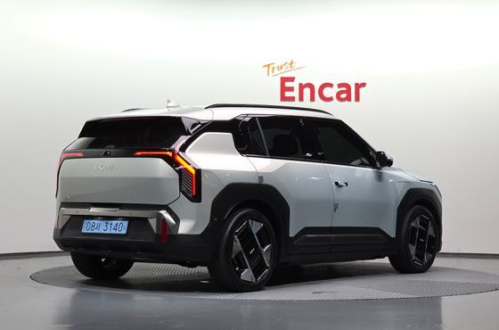 Kia EV3 Standard 2WD Earth — пробег 24 970 км — фото 2 из 5
