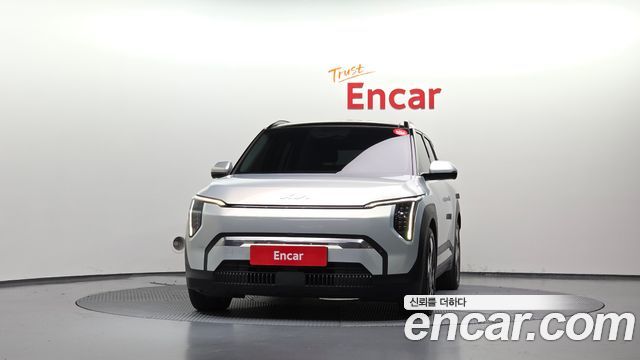 Kia EV3 Standard 2WD Earth — пробег 24 970 км — фото 3 из 5