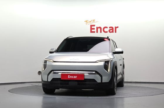 Kia EV3 Standard 2WD Earth — пробег 24 970 км — фото 3 из 5