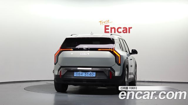 Kia EV3 Standard 2WD Earth — пробег 24 970 км — фото 4 из 5
