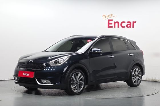 Kia Niro Prestige — пробег 99 670 км — фото 1 из 5