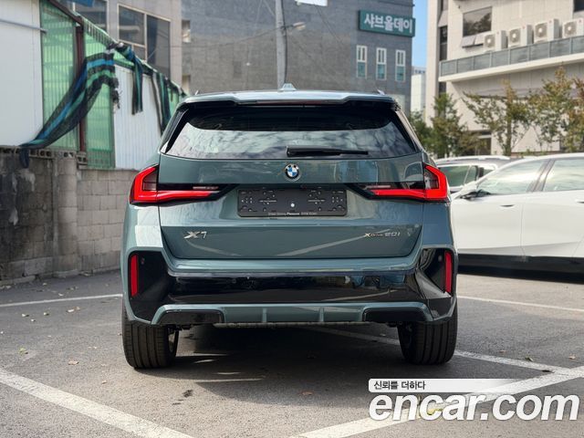 BMW X1 xDrive 20i M Sport — пробег 10 км — фото 4 из 5