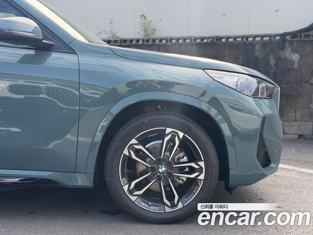 BMW X1 xDrive 20i M Sport — пробег 10 км — фото 5 из 5