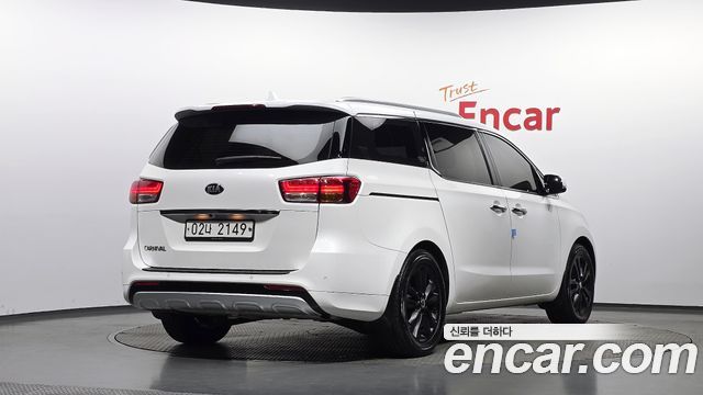 Kia Carnival из Кореи Encar