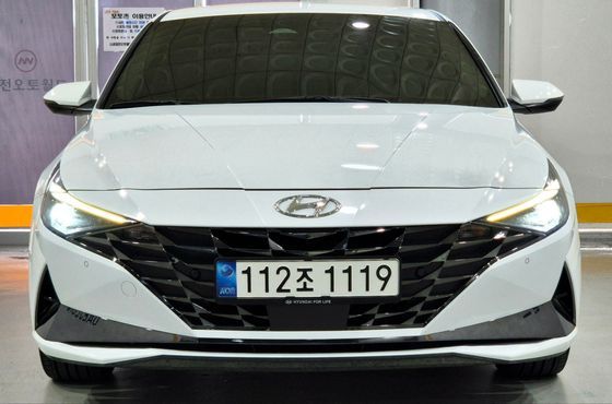 Hyundai AVANTE 1.6 Inspiration — пробег 75 798 км — фото 2 из 5
