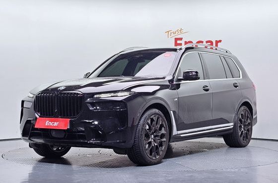 BMW X7 xDrive 40i M Sport 7STR — пробег 12 537 км — фото 1 из 5