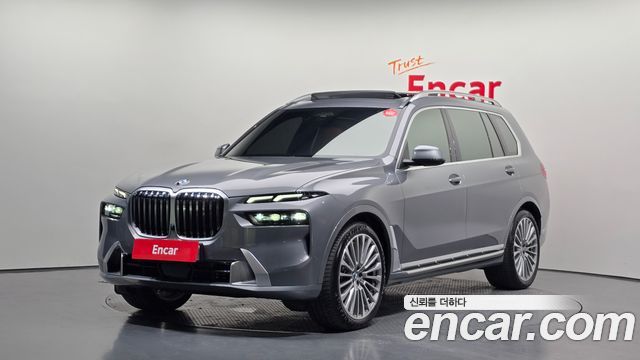BMW X7 xDrive 40i Design Pure Excellence 6-Seater — пробег 28 570 км — фото 1 из 5