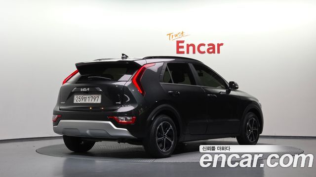 Kia Niro Trendy — пробег 69 577 км — фото 2 из 5