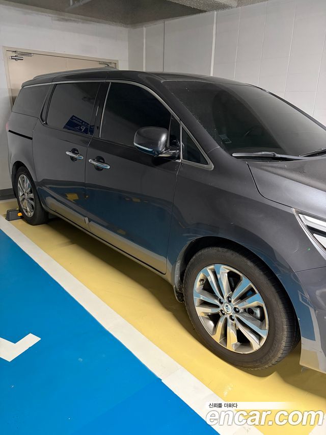 Kia Carnival 7-seater Limousine VIP — пробег 275 235 км — фото 2 из 4