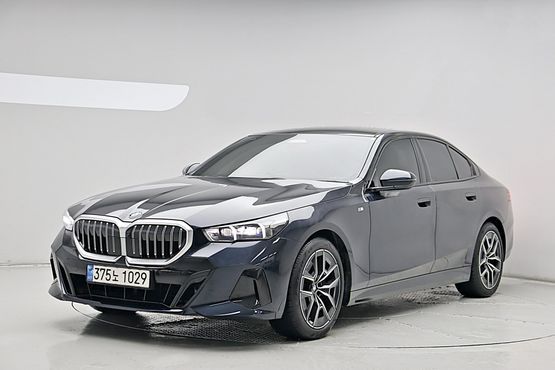 BMW 5-Series 520i M Sport — пробег 12 212 км — фото 1 из 5