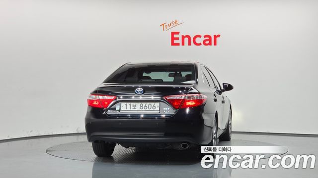 Toyota Camry Hybrid XLE — пробег 123 845 км — фото 4 из 5