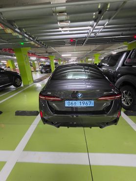 BMW i5 xDrive 40 M Sport — пробег 23 000 км — фото 4 из 5