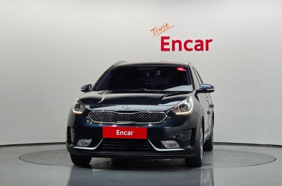 Kia Niro Prestige — пробег 97 527 км — фото 3 из 5