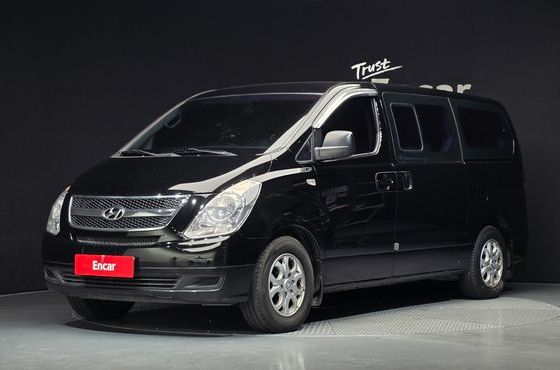 Hyundai Starex 12-Seater Wagon CVX Deluxe — пробег 287 417 км — фото 1 из 5