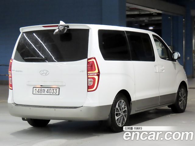 Hyundai Starex Urban 9-Seater Exclusive — пробег 178 554 км — фото 3 из 5