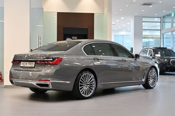 BMW 7-Series 730Ld xDrive Design Pure Excellence — пробег 75 706 км — фото 4 из 5