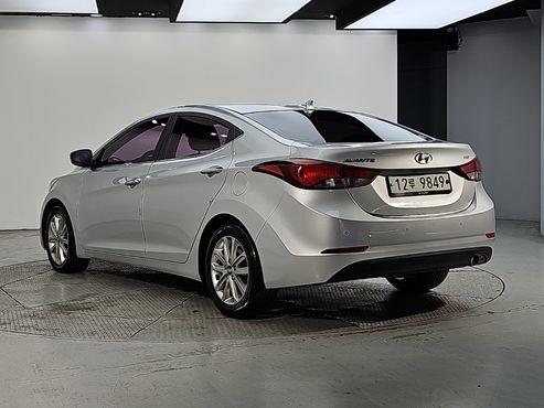 Hyundai AVANTE 1.6 VGT Modern Standard — пробег 203 000 км — фото 3 из 5