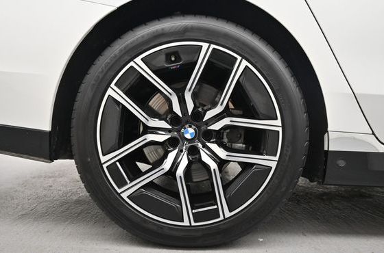 BMW 7-Series 740i xDrive M Sport Limited — пробег 11 034 км — фото 5 из 5