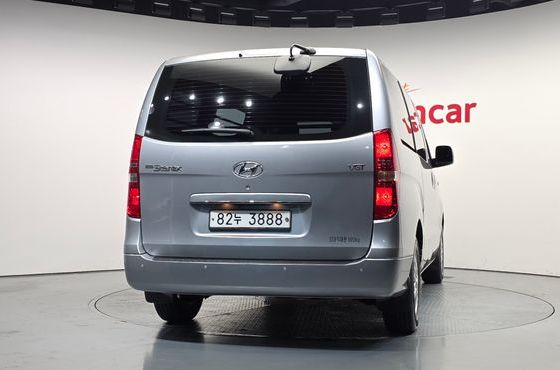 Hyundai Starex Van 3-Seater Smart — пробег 75 359 км — фото 4 из 5