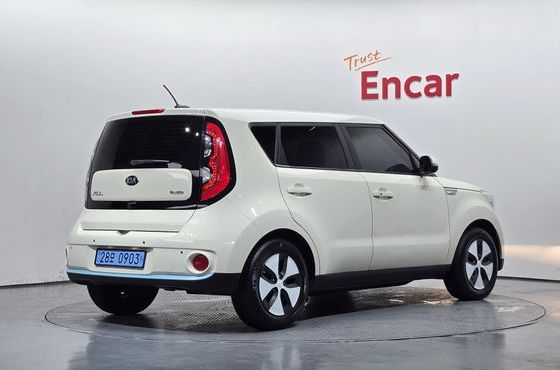 Kia Soul EV — пробег 46 632 км — фото 2 из 5