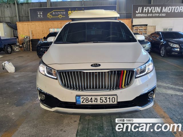 Kia Carnival 9-seater Prestige — пробег 106 000 км — фото 4 из 5