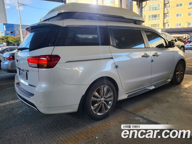 Kia Carnival 9-seater Prestige — пробег 106 000 км — фото 5 из 5