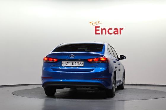 Hyundai AVANTE 1.6 GDI Smart — пробег 63 333 км — фото 4 из 5
