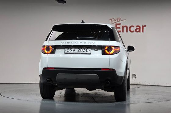 Land Rover Discovery Sport 2.0 TD4 SE (150PS) — пробег 127 333 км — фото 4 из 5