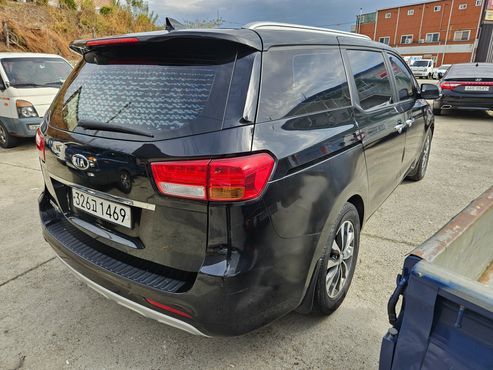 Kia Carnival 9-seater Luxury — пробег 247 000 км — фото 3 из 5