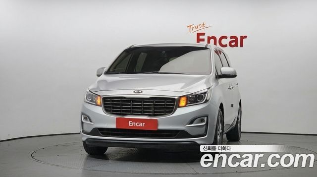 Kia Carnival 11-Seater Deluxe — пробег 86 023 км — фото 3 из 5